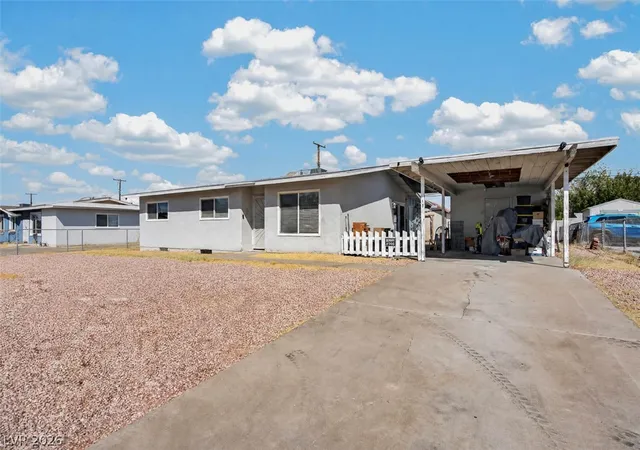 Photo 1 of Single family home for sale at 118 Maple St, Henderson, NV 89015 | MLS# 2822347 | Listing updated on 2026-09-29