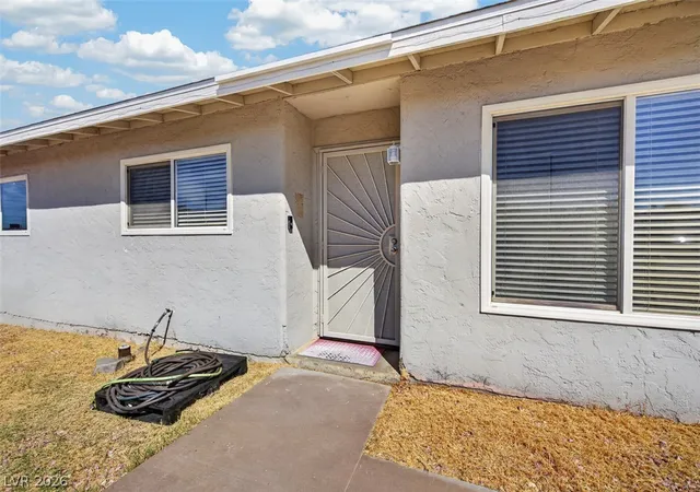 Photo 3 of Single family home for sale at 118 Maple St, Henderson, NV 89015 | MLS# 2822347 | Listing updated on 2026-09-29