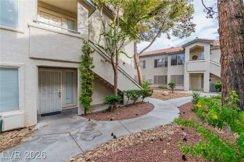 Listing Photo 2 - Condo for sale in 3135 Key Largo Dr located at 3135 Key Largo Dr, Las Vegas, NV 89120 - Unit #204