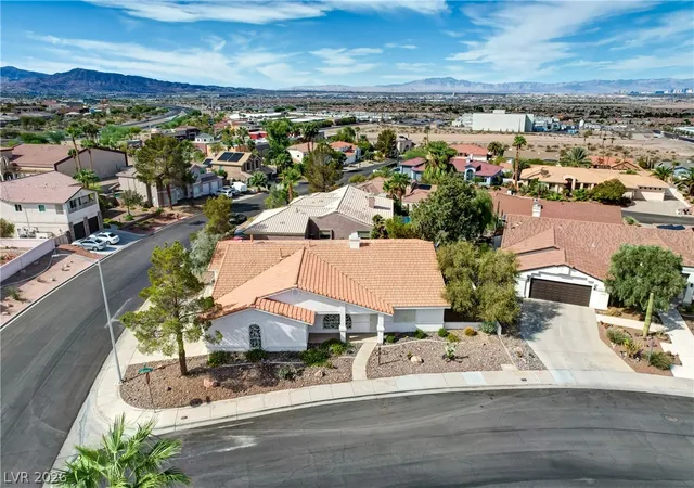 Single family home for sale at 921 Primrose Ln, Henderson, NV 89011 | MLS# 2821191