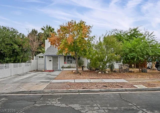 Photo 2 of Single family home for sale at 221 Circle Dr, Las Vegas, NV 89101 | MLS# 2822772 | Listing updated on 2026-10-01