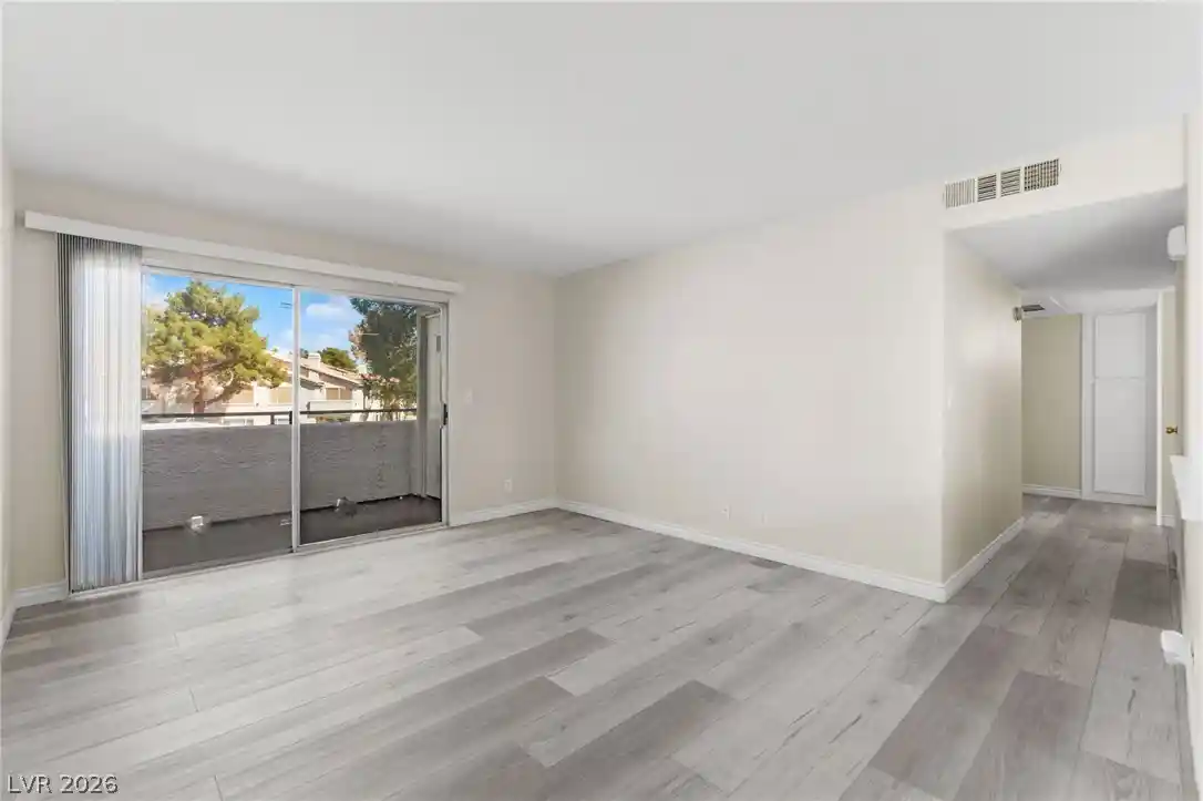 Listing Photo 2 - Condo for sale in 3061 Key Largo Dr located at 3061 Key Largo Dr, Las Vegas, NV 89120 - Unit #201