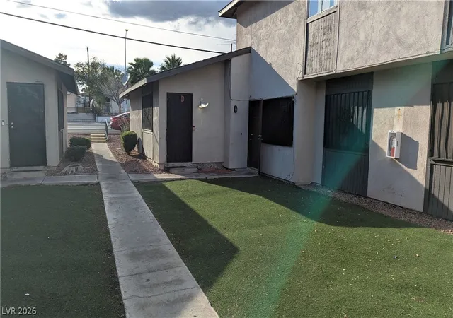 Photo 2 of Townhouse for sale at 220 N Bruce St #D, Las Vegas, NV 89101 | MLS# 2823511 | Listing updated on 2026-10-07