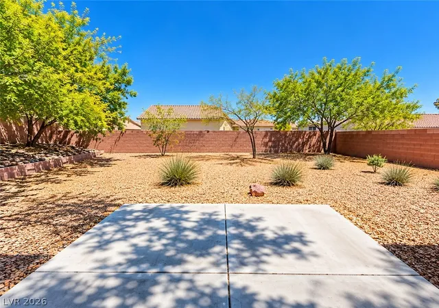 Photo 3 of Single family home for sale at 34 Blaven Dr, Henderson, NV 89002 | MLS# 2823642 | Listing updated on 2026-10-12