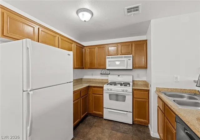 Listing Photo 5 - Condo for sale in building located at 7701 W Robindale Rd, Las Vegas, NV 89113 - Unit #248