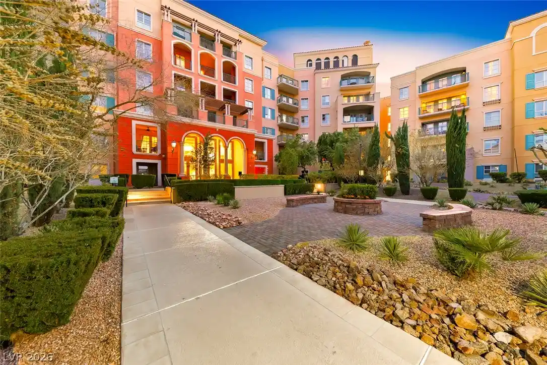 Listing Photo 2 - Condo for sale in 30 Strada Di Villaggio located at 30 Strada Di Villaggio, Henderson, NV 89011 - Unit #151