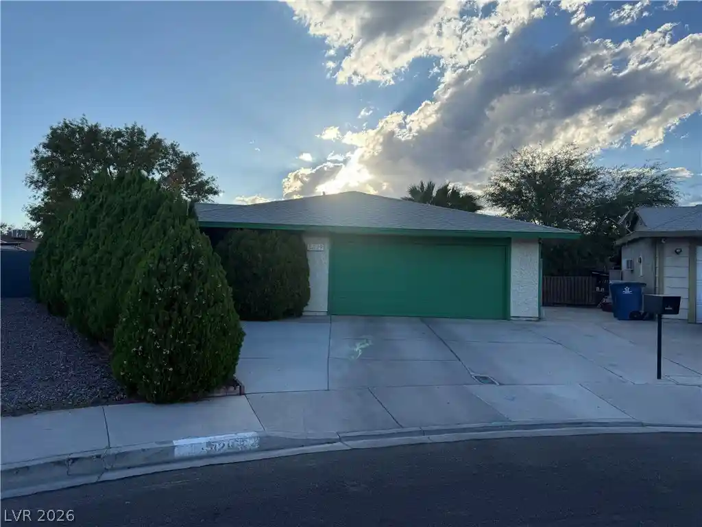 Photo 1 of Single family home for sale at 5829 Halfmoon Way, Las Vegas, NV 89108 | MLS# 2823913 | Listing updated on 2026-10-24