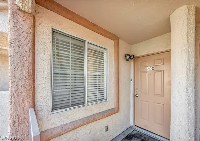 Listing Photo 2 - Condo for sale in building located at 1600 N Torrey Pines Dr, Las Vegas, NV 89108 - Unit #202