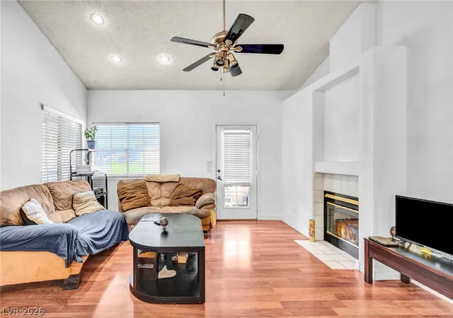 Listing Photo 5 - Condo for sale in building located at 1600 N Torrey Pines Dr, Las Vegas, NV 89108 - Unit #202