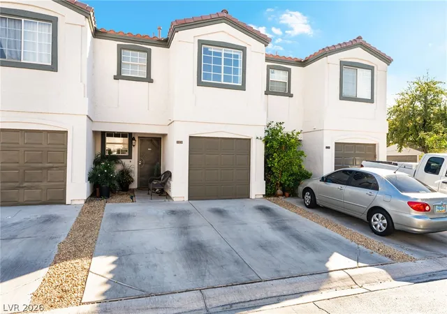 Listing Photo 2 - Condo for sale in building located at 5330 E Charleston Blvd, Las Vegas, NV 89142 - Unit #123