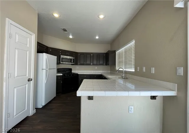 Photo 2 of Single family home for sale at 7873 Blue Brk Dr, Las Vegas, NV 89147 | MLS# 2824737 | Listing updated on 2026-10-07