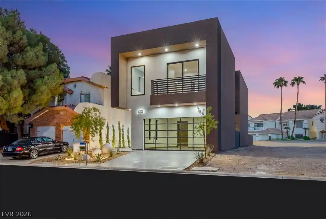 Photo 1 of Single family home for sale at 2824 Queens Courtyard Dr, Las Vegas, NV 89109 | MLS# 2824268 | Listing updated on 2026-10-20