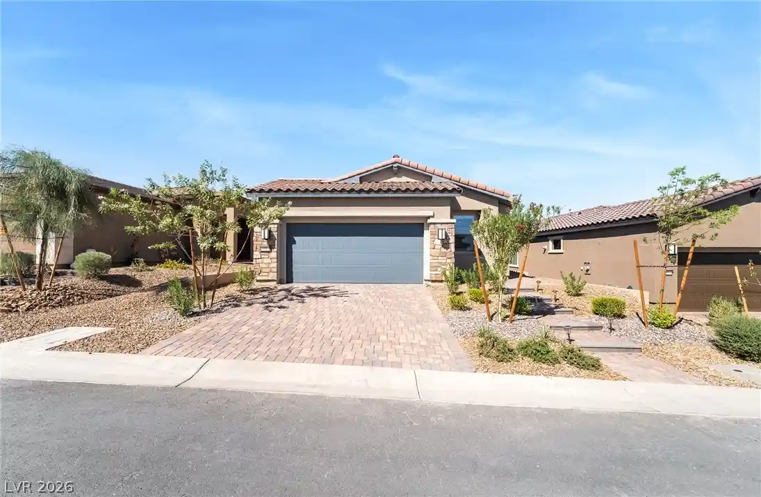 Photo 1 of Single family home for sale at 53 Lake Blf Ct, Henderson, NV 89011 | MLS# 2824635 | Listing updated on 2026-10-09