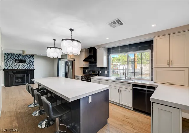 Photo 4 of Single family home for sale at 6146 Obannon Dr, Las Vegas, NV 89146 | MLS# 2828795 | Listing updated on 2026-10-31