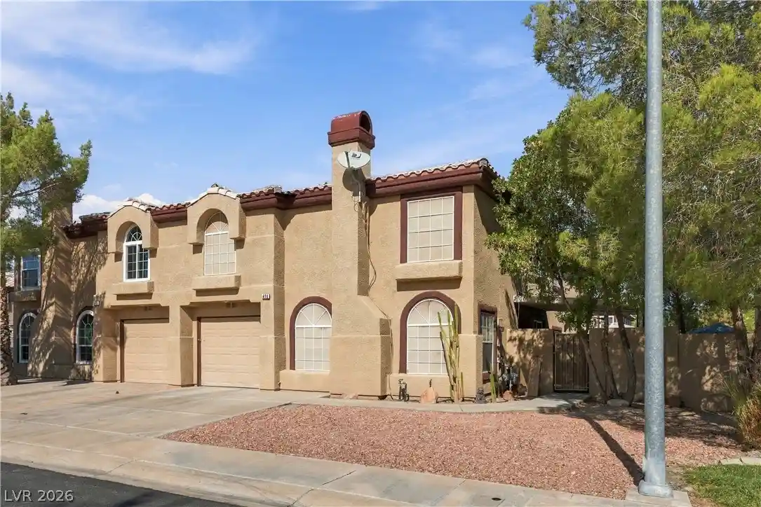 Townhouse for sale at 690 Corte Madera Ave, Henderson, NV 89015 | MLS# 2829105