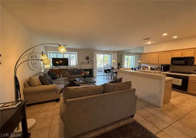 Listing Photo 5 - Condo for sale in building located at 9420 San Laguna Ct, Las Vegas, NV 89134 - Unit #105