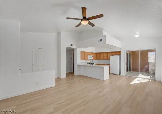Listing Photo 5 - Condo for sale in building located at 1405 Seward St, Las Vegas, NV 89128 - Unit #203