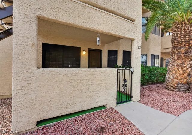 Listing Photo 4 - Condo for sale in building located at 1208 Observation Dr, Las Vegas, NV 89128 - Unit #102