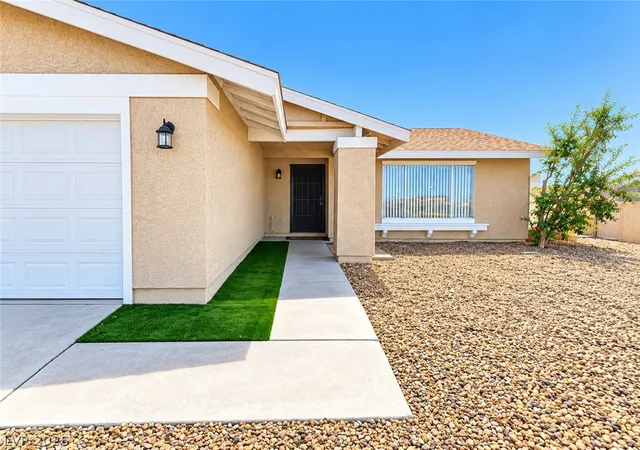 Photo 3 of Single family home for sale at 7097 Hillcroft Way, Las Vegas, NV 89147 | MLS# 2829607 | Listing updated on 2026-10-30
