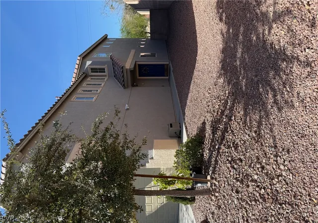 Photo 2 of Single family home for sale at 6087 Clovelly St, North Las Vegas, NV 89081 | MLS# 2830529 | Listing updated on 2026-10-30