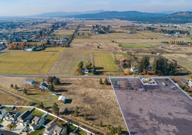 Photo 3 of Sale Pending at 8394 N Chase Rd, Post Falls, ID 83854 | MLS# 25-7626 | Listing updated on 2026-05-08