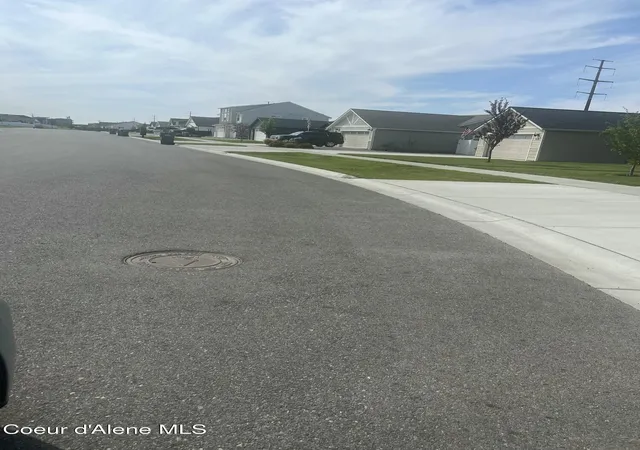 Photo 3 of Single family home for sale at 8283 W Splitrail Ave, Rathdrum, ID 83858 | MLS# 25-9055 | Listing updated on 2026-05-07