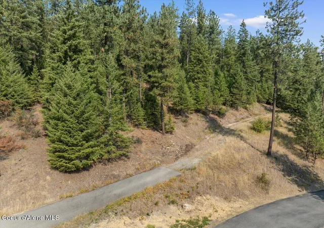 3rd image of 10795 W Bella Ridge Dr, Coeur D Alene, ID 83814 | MLS# 25-9444