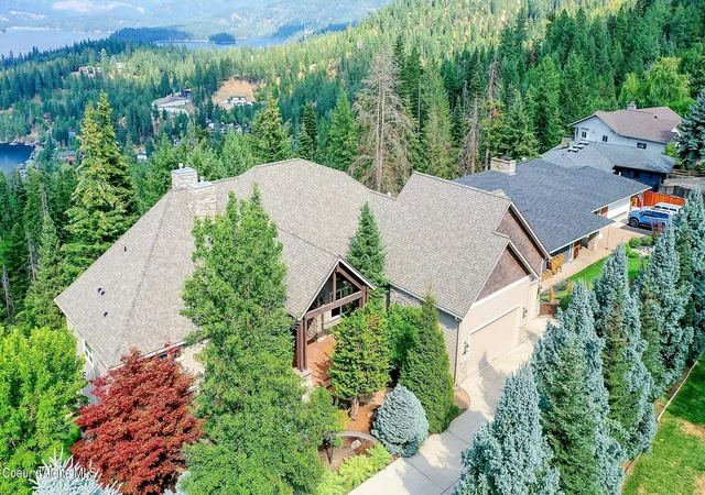 Photo 3 of Mansion for sale at 2175 E Packsaddle Dr, Coeur D Alene, ID 83815 | MLS# 25-9251 | Listing updated on 2026-05-07