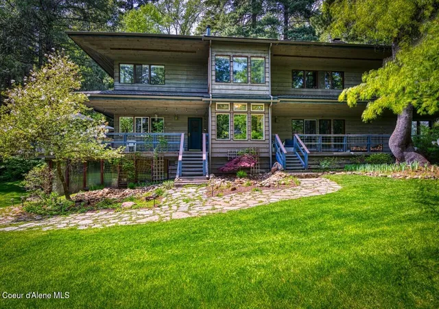Homes for sale in Sandpoint, ID | 2298 Selkirk Rd, Sandpoint, ID 83864 | MLS# 26-280