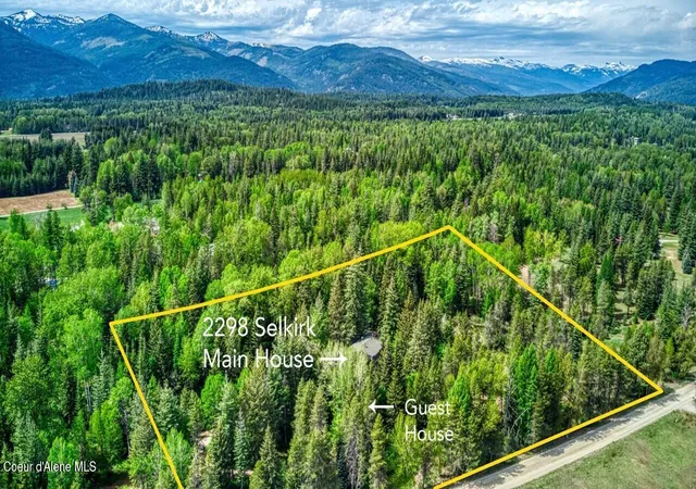 Homes for sale in Sandpoint, ID | 2298 Selkirk Rd, Sandpoint, ID 83864 | MLS# 26-280