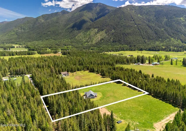 Homes for sale in Bonners Ferry, ID | 134 Leelah Ln, Bonners Ferry, ID 83805 | MLS# 26-1635