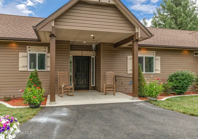 Photo 3 of Sale Pending at 975 W Ohio Match Rd, Rathdrum, ID 83858 | MLS# 26-1762 | Listing updated on 2026-08-24