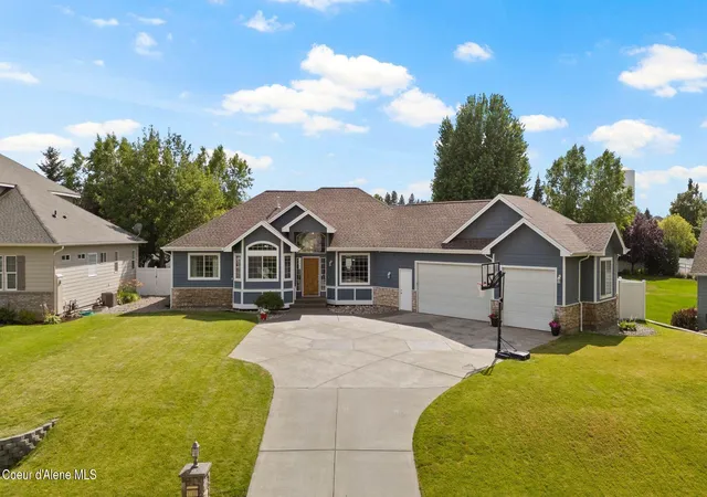 Photo 3 of Sale Pending at 17110 E Daybreak Ln, Spokane Valley, WA 99016 | MLS# 26-6747 | Listing updated on 2026-09-21
