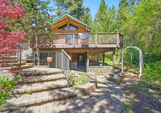Photo 3 of Sale Pending at 471 Kaniksu Shrs Rd, Sandpoint, ID 83864 | MLS# 26-2424 | Listing updated on 2026-08-25