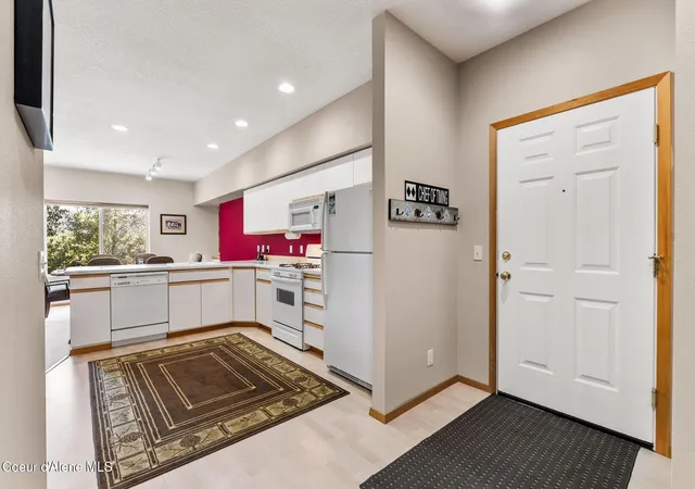 5th image of 87 Cornice Ct # 204, Sandpoint, ID 83864 | MLS# 26-2478