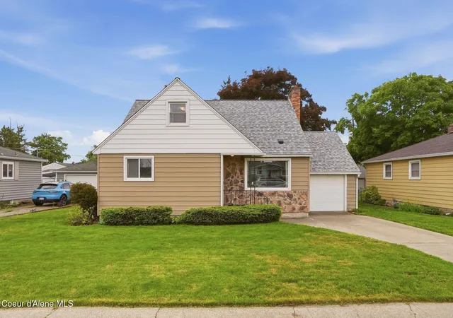 Photo 1 of Sale Pending at 624 E Courtland Ave, Spokane, WA 99207 | MLS# 26-5292 | Listing updated on 2026-10-12