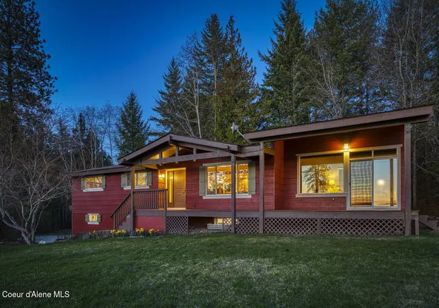 Homes for sale in Sagle, ID | 2310 Bottle Bay Rd, Sagle, ID 83860 | MLS# 26-4607