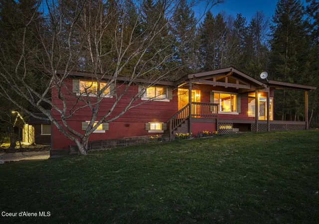 Homes for sale in Sagle, ID | 2310 Bottle Bay Rd, Sagle, ID 83860 | MLS# 26-4607
