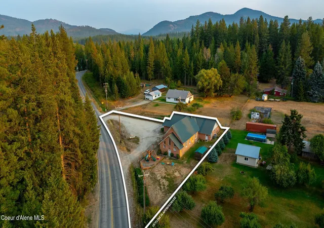 Homes for sale in Sagle, ID | 1024 Sagle Rd, Sagle, ID 83860 | MLS# 26-2229