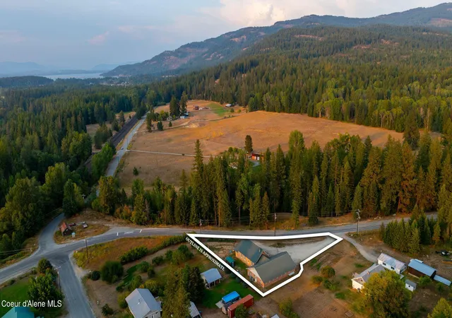 Homes for sale in Sagle, ID | 1024 Sagle Rd, Sagle, ID 83860 | MLS# 26-2229