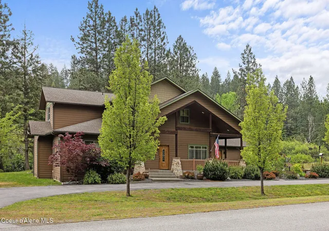 Photo 3 of Single family home for sale at 5120 W Foothill Dr, Coeur D'alene, ID 83814 | MLS# 26-2449 | Listing updated on 2026-09-02