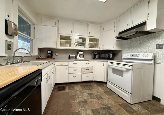 5th image of 910 Main St, Wardner, ID 83837 | MLS# 26-2530