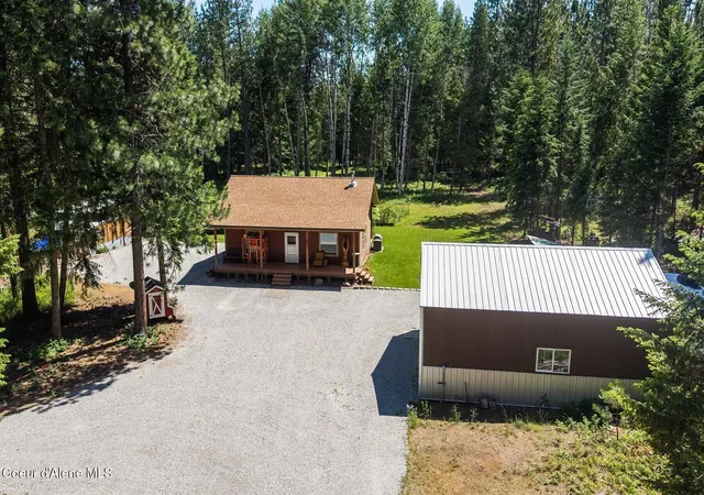 Photo 1 of Single family home for sale at 870 & 842 Samuels Rd, Sandpoint, ID 83864 | MLS# 26-2538 | Listing updated on 2026-08-25