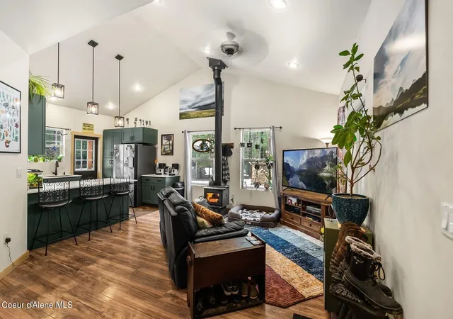 Photo 3 of Single family home for sale at 870 & 842 Samuels Rd, Sandpoint, ID 83864 | MLS# 26-2538 | Listing updated on 2026-08-25