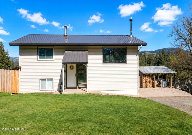 Homes for sale in St. Maries, ID | 2312 Cromwell Dr, St. Maries, ID 83861 | MLS# 26-2772