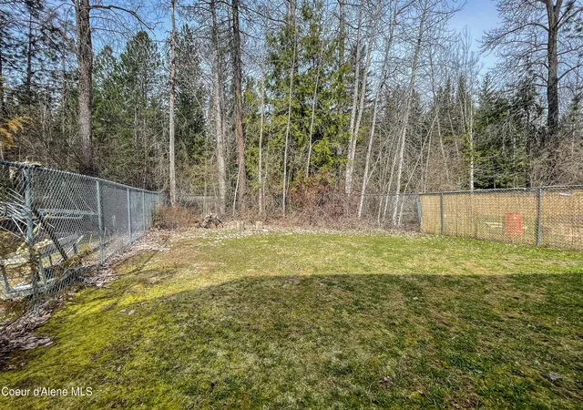 3rd image of 901-903 Hickory Glen Ave, Sandpoint, ID 83864 | MLS# 26-3028