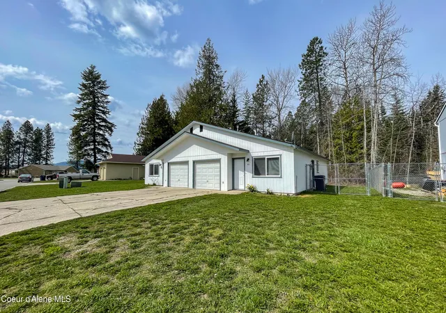 4th image of 901-903 Hickory Glen Ave, Sandpoint, ID 83864 | MLS# 26-3028