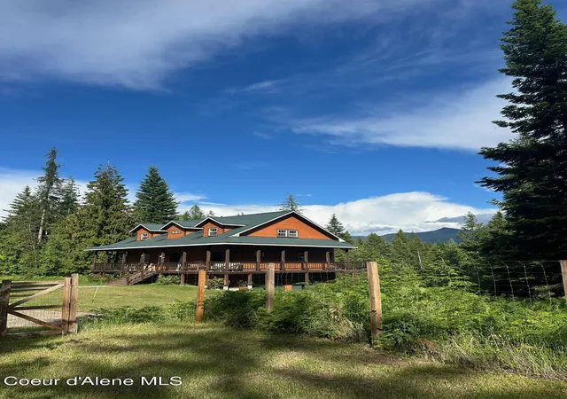 Homes for sale in Naples, ID | 845 Cougar Rd, Naples, ID 83847 | MLS# 26-2929