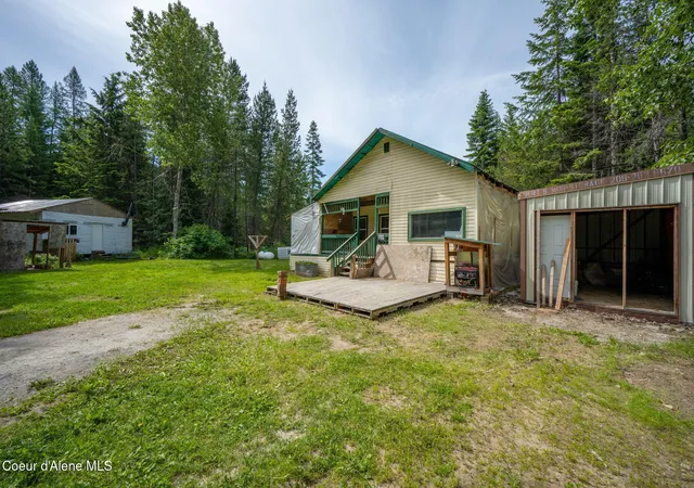 Homes for sale in Sandpoint, ID | 963 Upper Samuels Rd, Sandpoint, ID 83864 | MLS# 26-6294