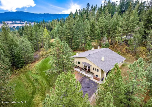 Photo 1 of Single family home for sale at 7611 W Clemetson Rd, Coeur D Alene, ID 83814 | MLS# 26-3342 | Listing updated on 2026-08-27